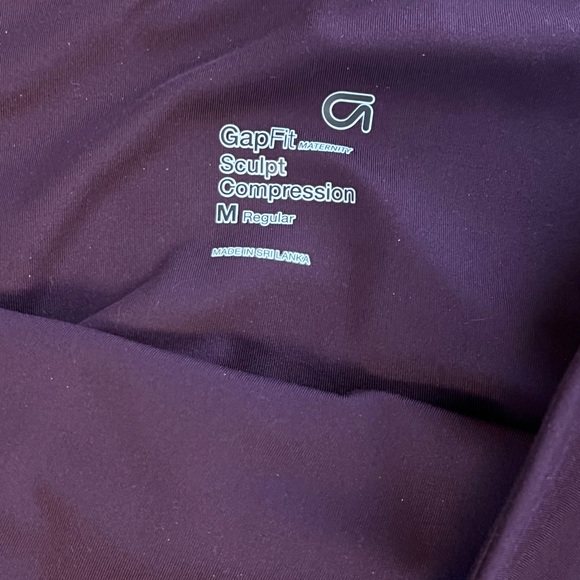 GAPfit high rise maternity leggings. - Picture 2 of 3